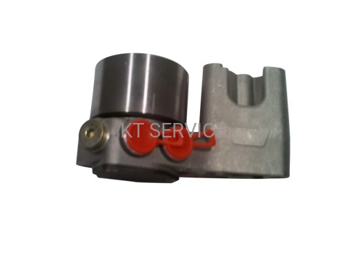 pompka zasilająca paliwa do silnika Deutz BFM2012.jpg